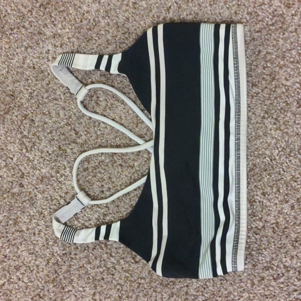 Lululemon Free To Be Bra in Groovy Stripe Dune / Dune / White